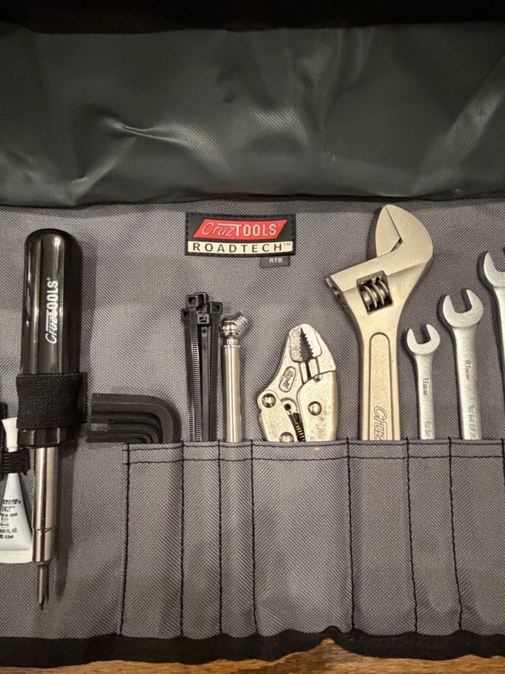 CruzTools RoadTech Hand Tools in Heavy-Duty, Roll-Up Pouch - BMW - Picture 3 of 6